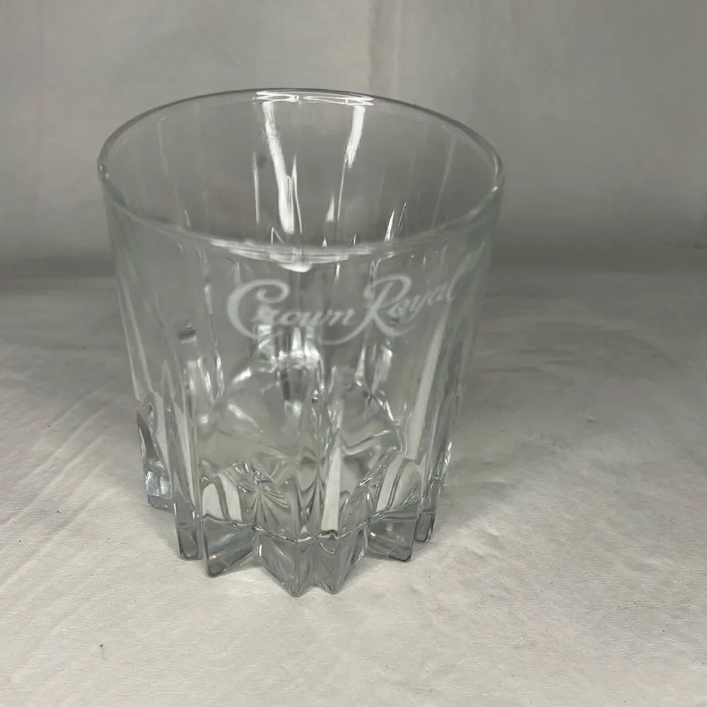Crown Royal Crystal Glass 10 Ounces Bar Cocktail Rocks 3 In Round 3 1/2 In Tall